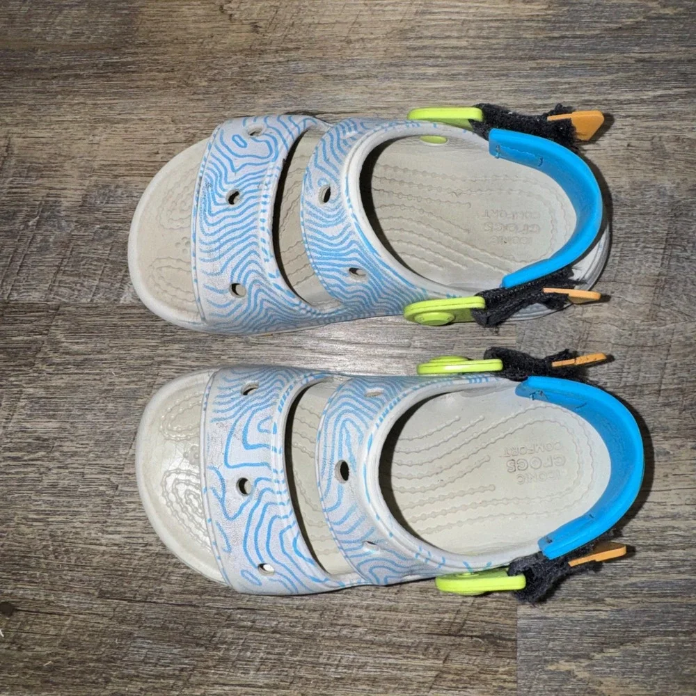 Crocs Kids All-Terrain Sandal Blue Topographic Topo Print Gray C11 Outdoor
